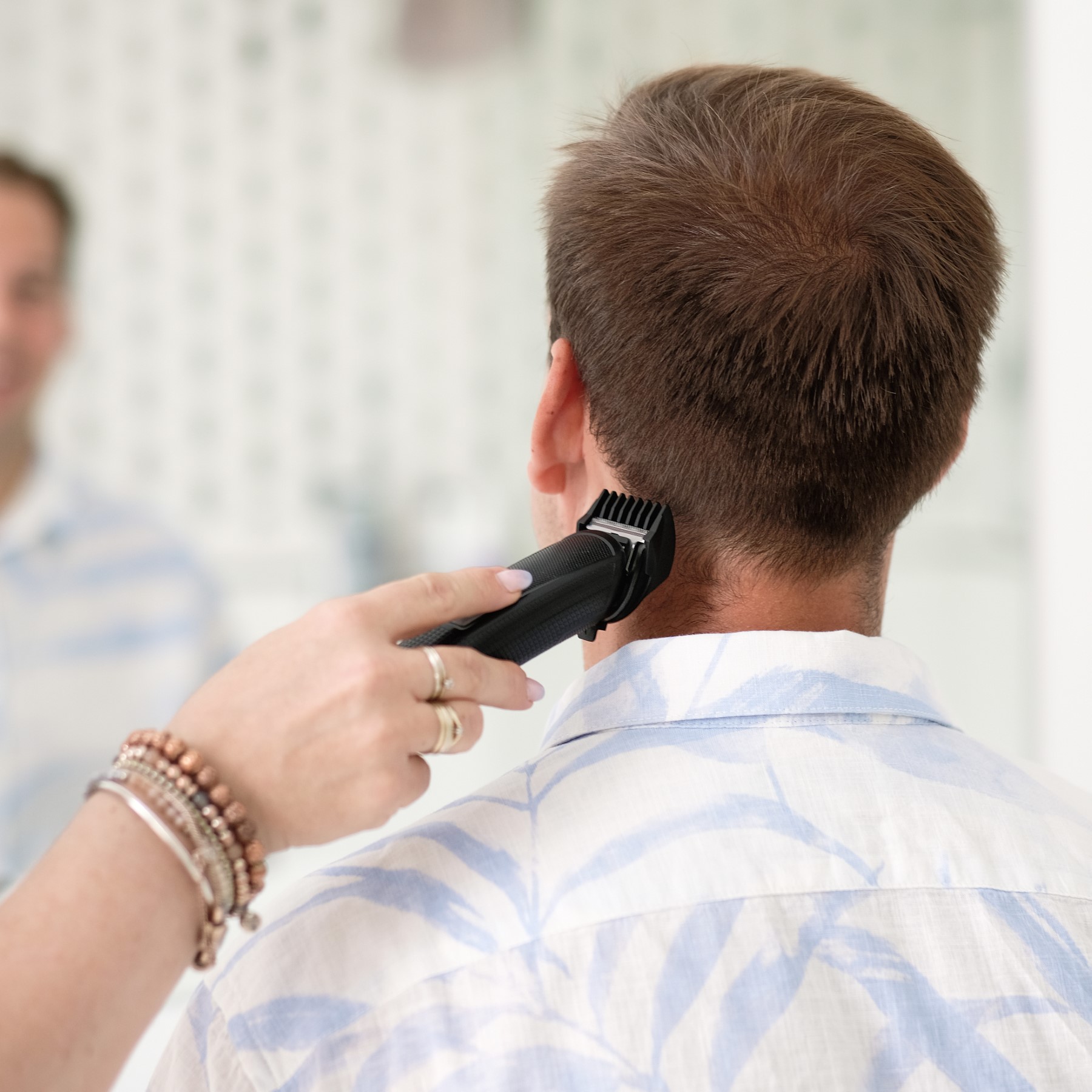 Precyzyjne trymowanie nosa i uszu - poradnik dla mężczyzn